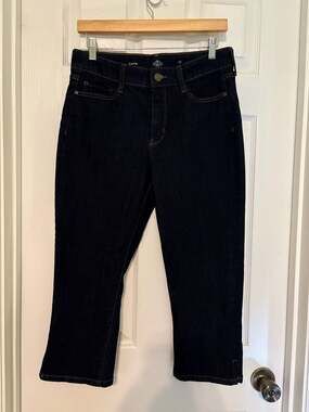 NWOT St. John's Bay Women's Dark Wash Denim Capri Jeans with Side Slits, Size 10